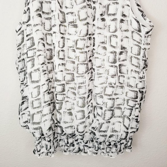 Essentials by Milano Smocked Sleeveless Blouse - Picture 3 of 12